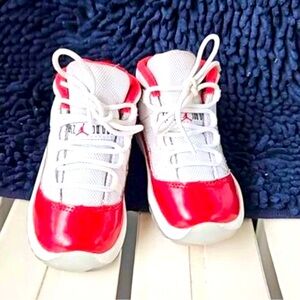 Jordan Cherry 11s size 6c good condition